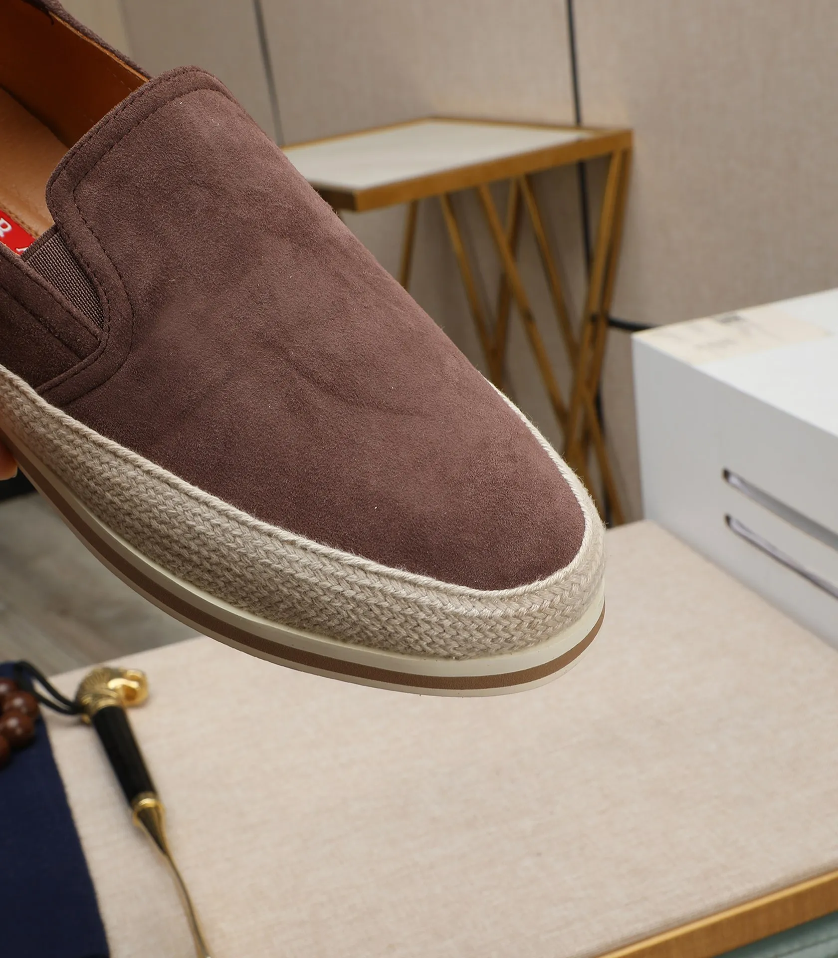 Men's men's shoes 💰460 high-end version. PRADA (Prada) men's casual style, compare the quality at the counter 🧚🏿♂️Imported cowhide fabric 🐎Water-dyed comfortable and soft cowhide lining for feet 🐂Genuine leather outsole with label 🎉 Size 38-44. Can be customized for 45💥🏆